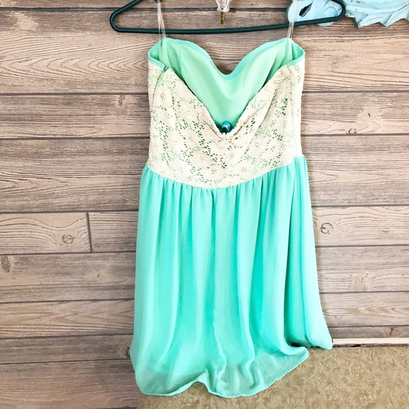 Francesca’s Button’s strapless lace dress/top - Picture 2 of 8